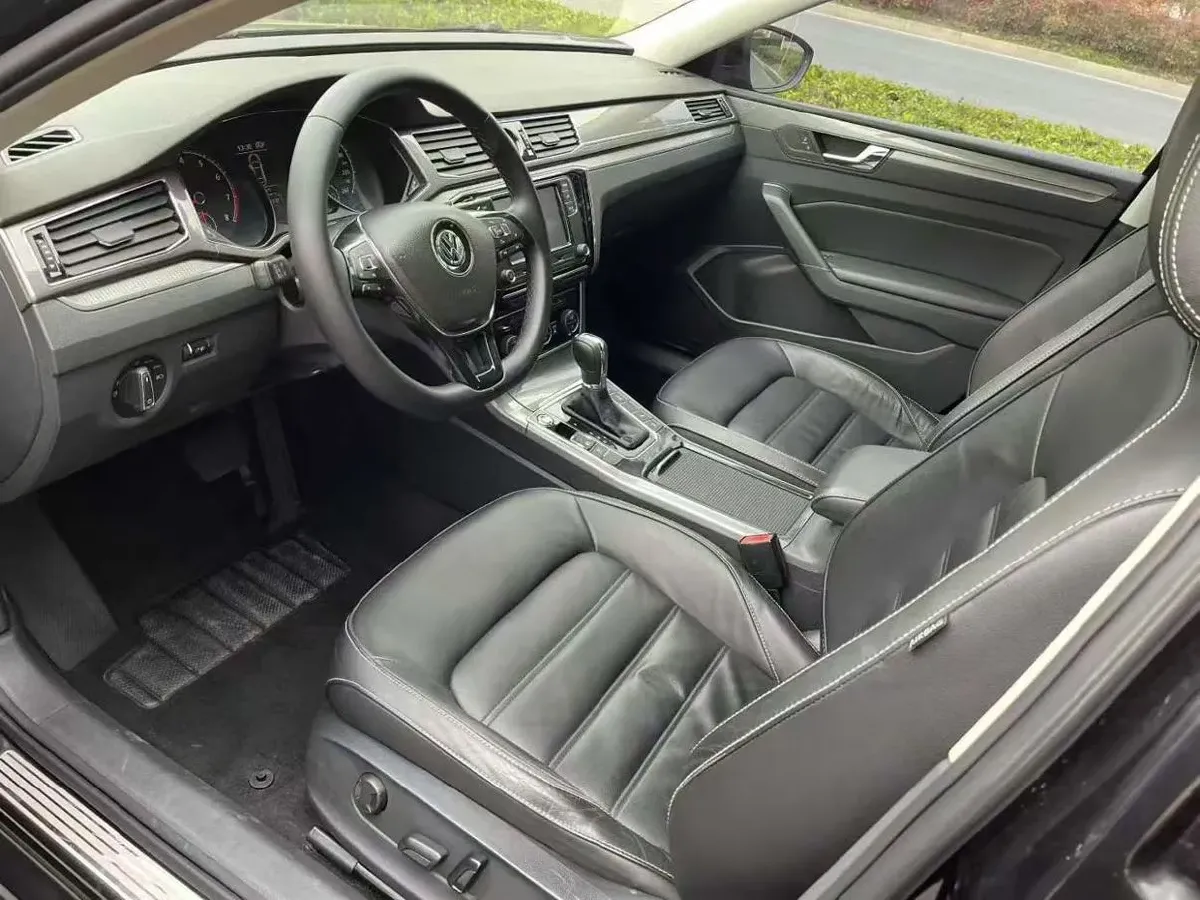2017 Volkswagen Passat 1.8T 180HP L4 7DCT,autocango,china used car exporter,china ev exporter,chinese used car exporter,chinese used ev exporter