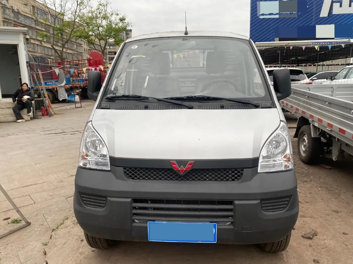 2022 WuLing RongGuang Mini Truck 1.5L 99HP L4 5MT,autocango,china used car exporter,china ev exporter,chinese used car exporter,chinese used ev exporter