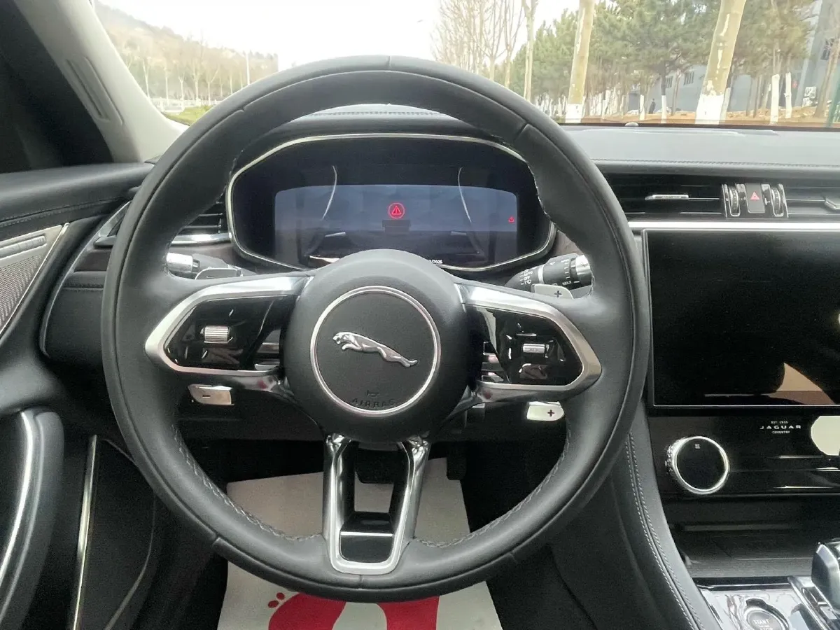 2021 Jaguar XFL 2.0T 250HP L4 8AT,autocango,china used car exporter,china ev exporter,chinese used car exporter,chinese used ev exporter