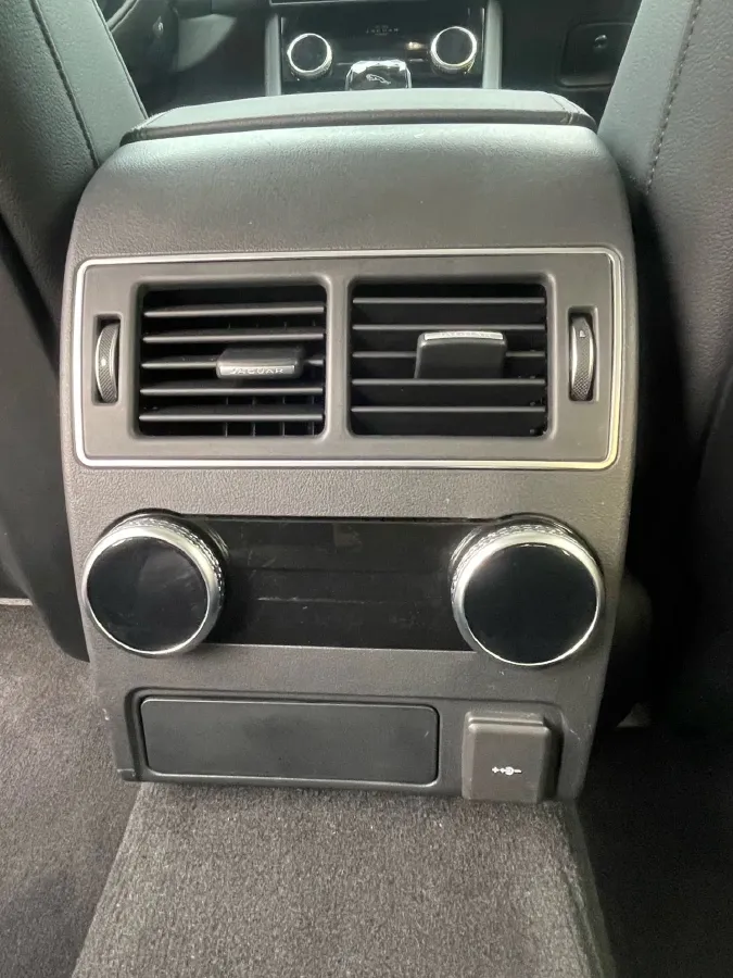 2021 Jaguar XFL 2.0T 250HP L4 8AT,autocango,china used car exporter,china ev exporter,chinese used car exporter,chinese used ev exporter