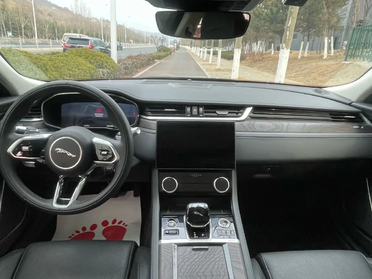 2021 Jaguar XFL 2.0T 250HP L4 8AT,autocango,china used car exporter,china ev exporter,chinese used car exporter,chinese used ev exporter