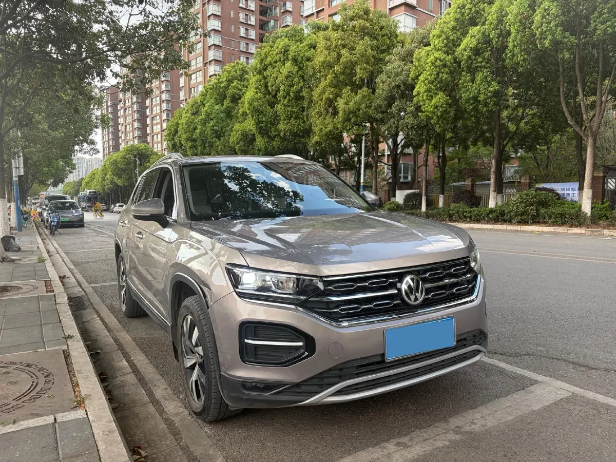 2019 Jeep Cherokee 2.0T 234HP L4 9AT,autocango,china used car exporter,china ev exporter,chinese used car exporter,chinese used ev exporter