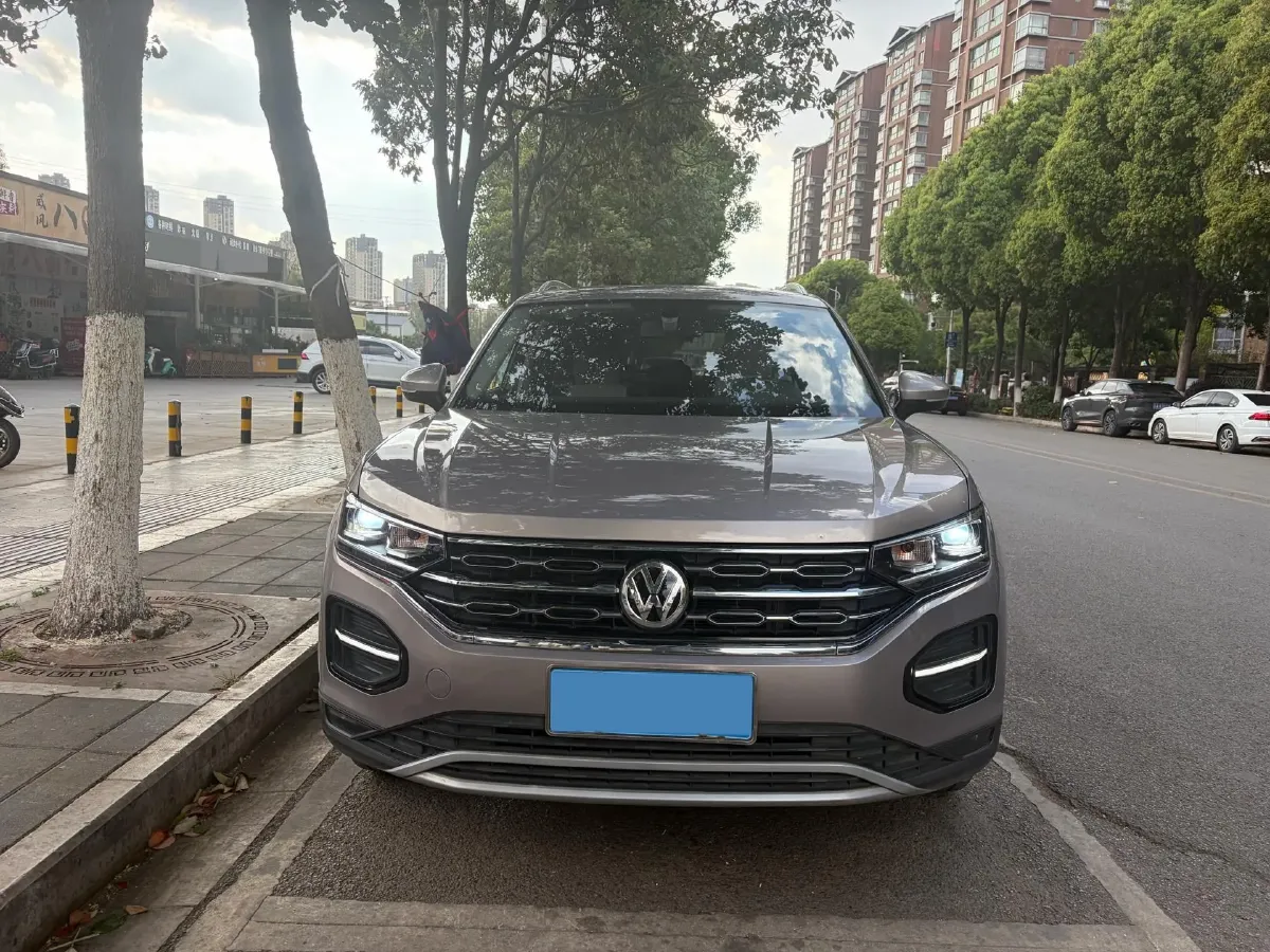 2019 Jeep Cherokee 2.0T 234HP L4 9AT,autocango,china used car exporter,china ev exporter,chinese used car exporter,chinese used ev exporter