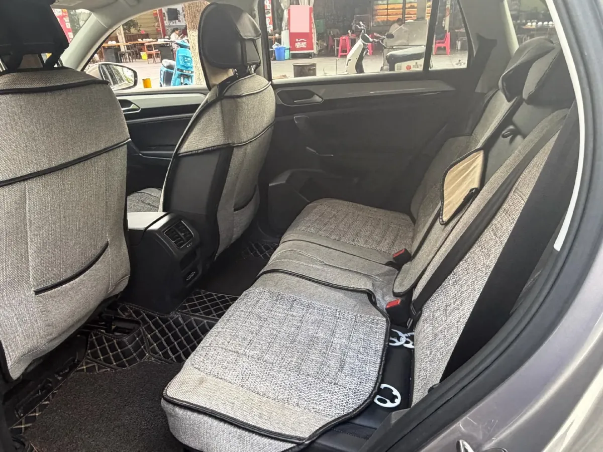 2019 Jeep Cherokee 2.0T 234HP L4 9AT,autocango,china used car exporter,china ev exporter,chinese used car exporter,chinese used ev exporter