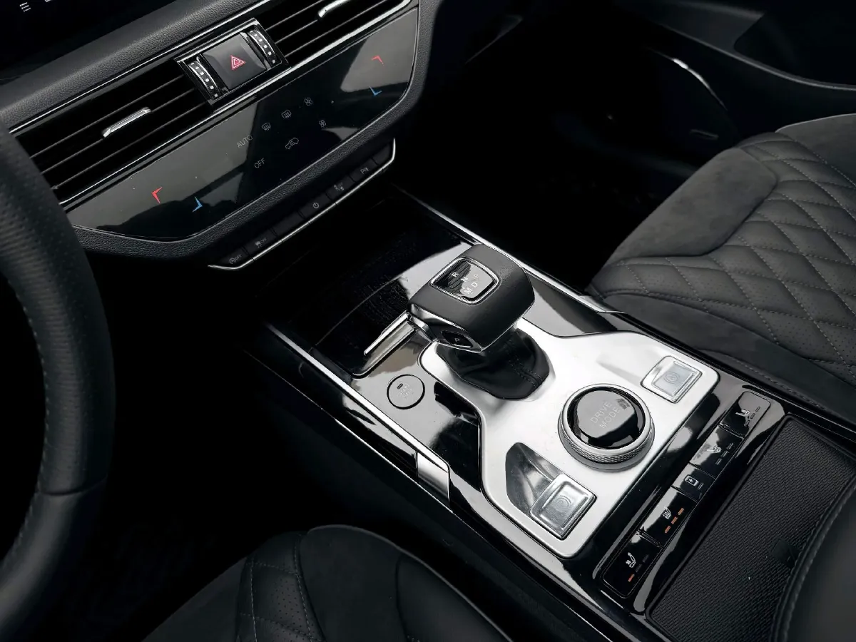 2019 HongQi HS5 2.0T 224HP L4 6AT,autocango,china used car exporter,china ev exporter,chinese used car exporter,chinese used ev exporter