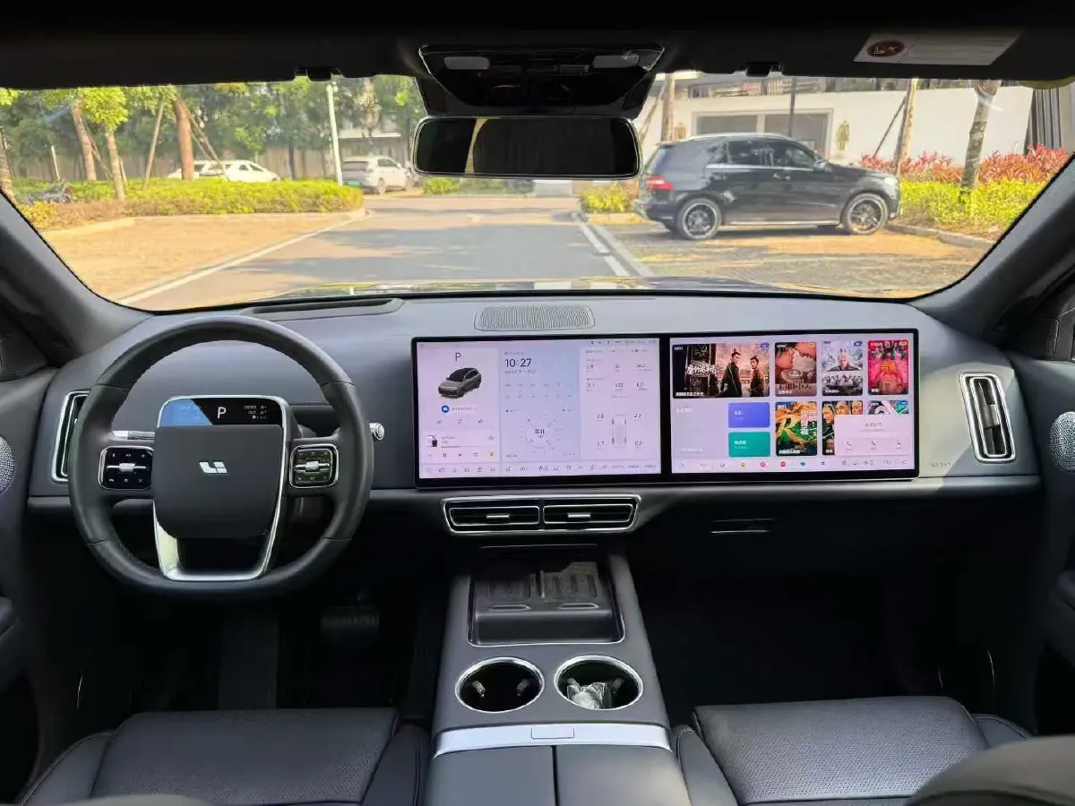 2024 Volvo S60 2.0T 197HP L4 7DCT,autocango,china used car exporter,china ev exporter,chinese used car exporter,chinese used ev exporter