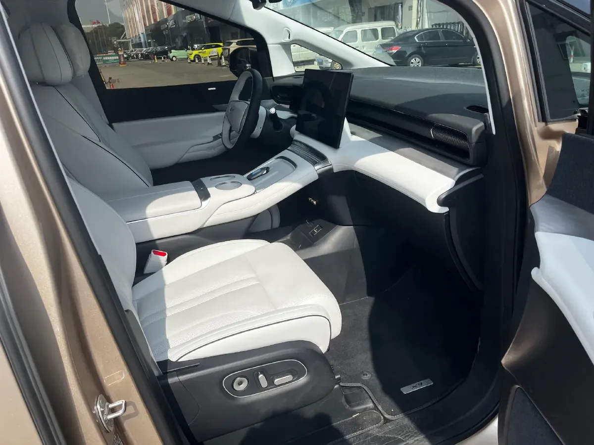 2024 Xpeng X9 BEV 101.5KWH,autocango,china used car exporter,china ev exporter,chinese used car exporter,chinese used ev exporter