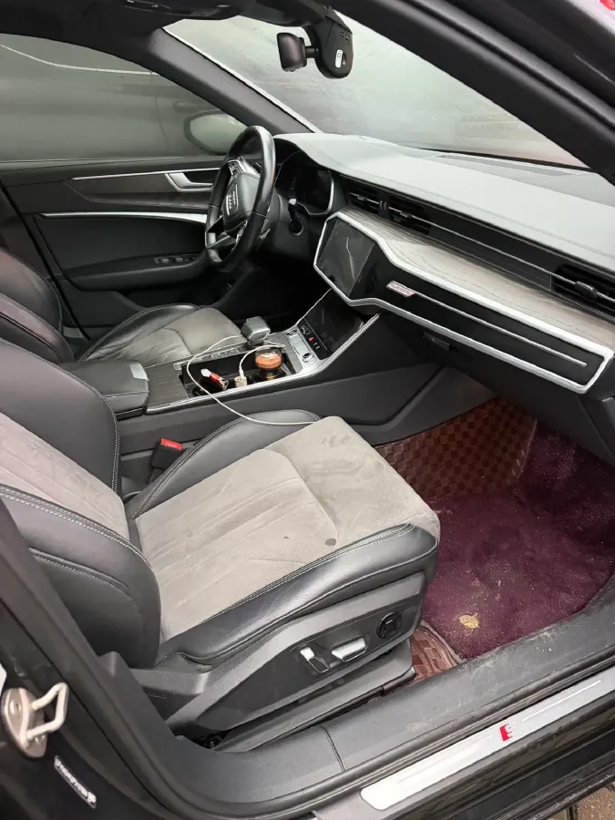 2023 Audi A6L 2.0T 245HP L4 7DCT,autocango,china used car exporter,china ev exporter,chinese used car exporter,chinese used ev exporter