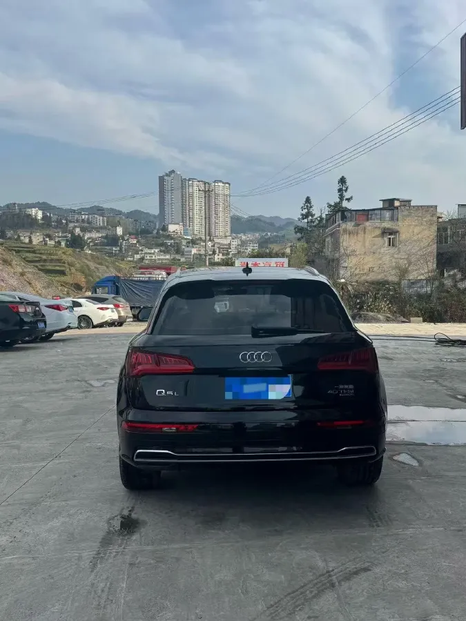 2020 Audi Q5L 2.0T 190HP L4 7DCT,autocango,china used car exporter,china ev exporter,chinese used car exporter,chinese used ev exporter