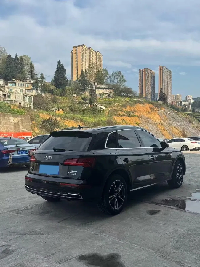 2020 Audi Q5L 2.0T 190HP L4 7DCT,autocango,china used car exporter,china ev exporter,chinese used car exporter,chinese used ev exporter