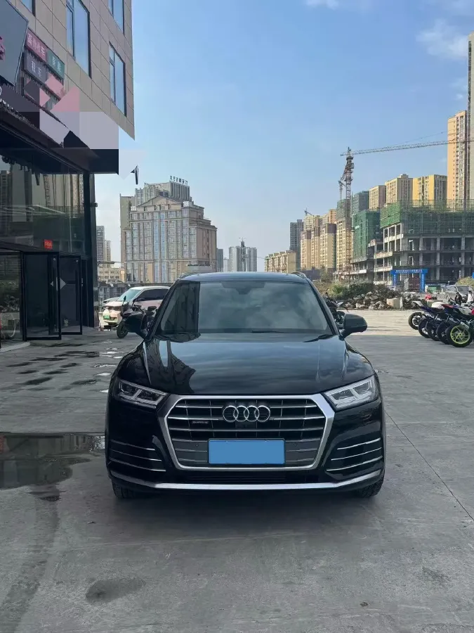 2020 Audi Q5L 2.0T 190HP L4 7DCT,autocango,china used car exporter,china ev exporter,chinese used car exporter,chinese used ev exporter