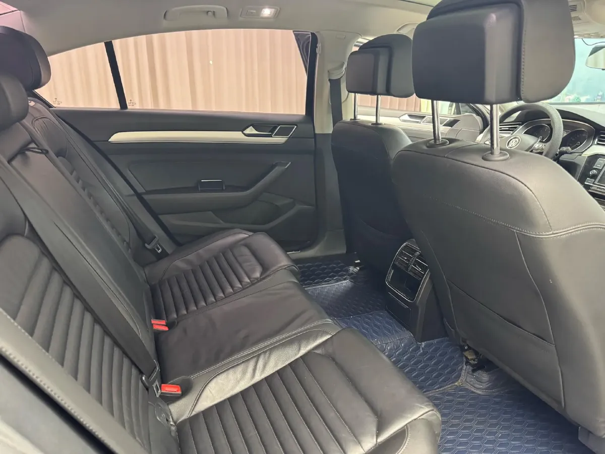 2018 Volkswagen Magotan 1.8T 180HP L4 7DCT,autocango,china used car exporter,china ev exporter,chinese used car exporter,chinese used ev exporter