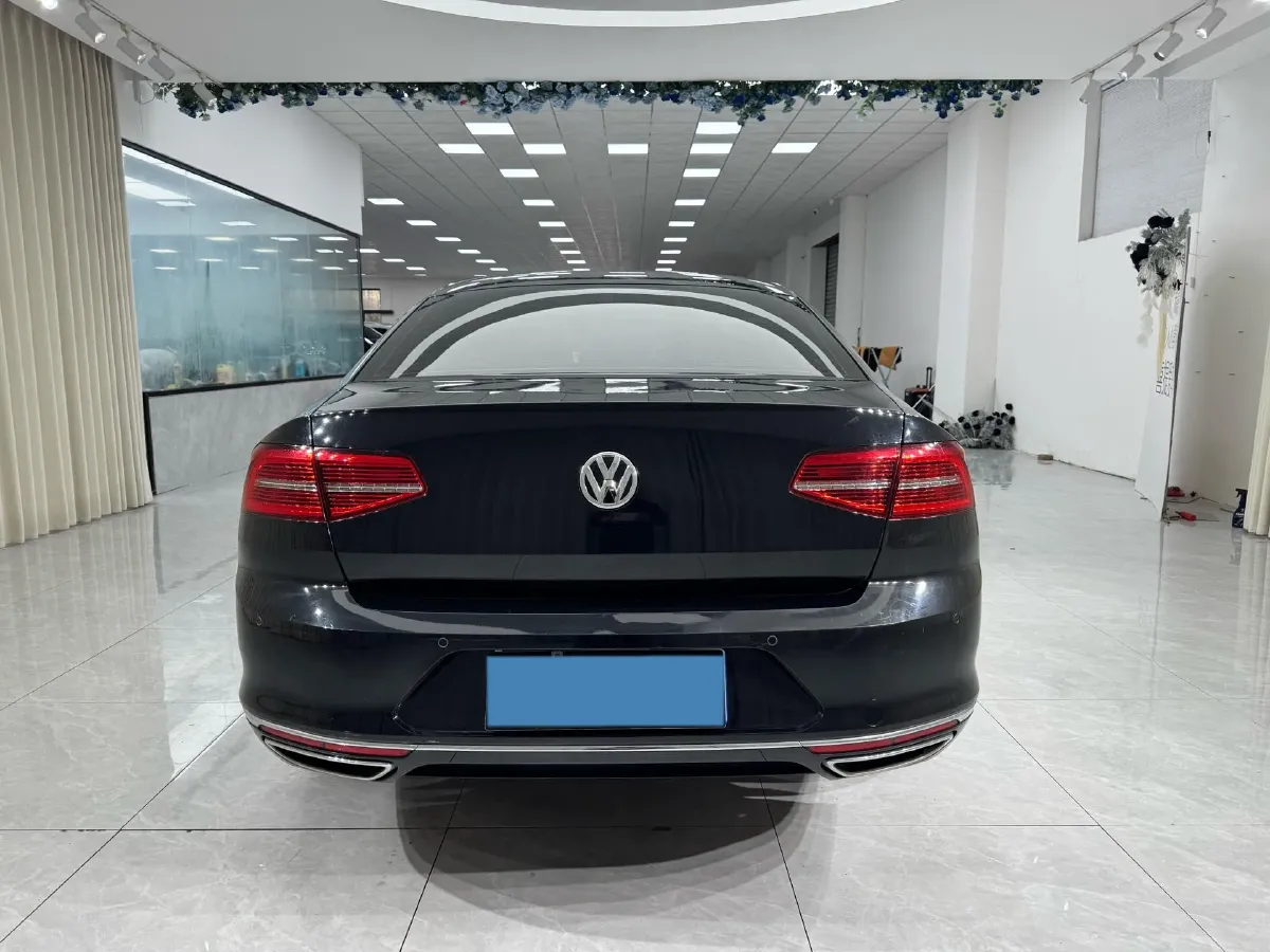 2018 Volkswagen Magotan 1.8T 180HP L4 7DCT,autocango,china used car exporter,china ev exporter,chinese used car exporter,chinese used ev exporter