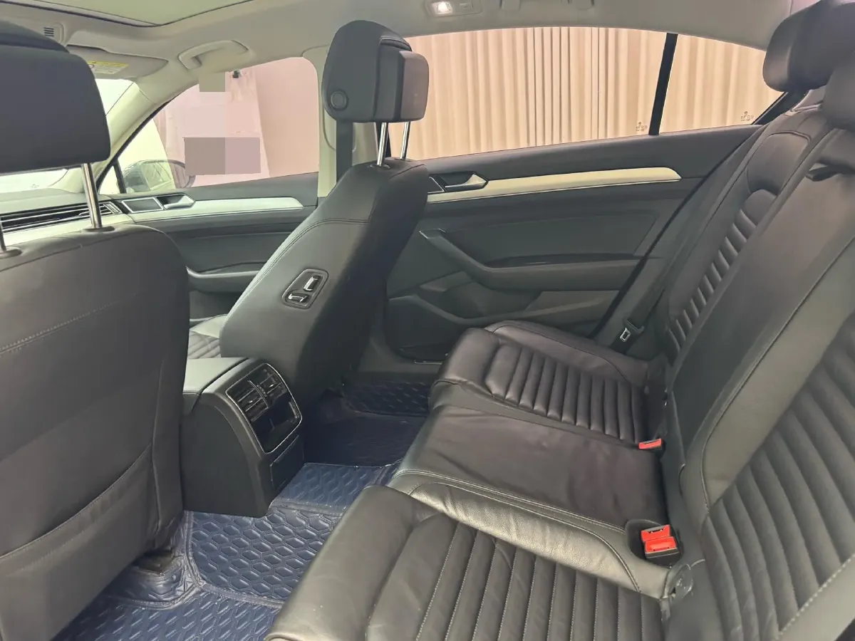 2018 Volkswagen Magotan 1.8T 180HP L4 7DCT,autocango,china used car exporter,china ev exporter,chinese used car exporter,chinese used ev exporter