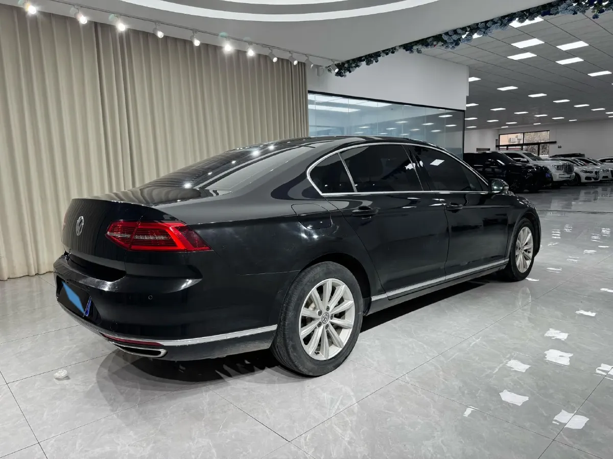 2018 Volkswagen Magotan 1.8T 180HP L4 7DCT,autocango,china used car exporter,china ev exporter,chinese used car exporter,chinese used ev exporter