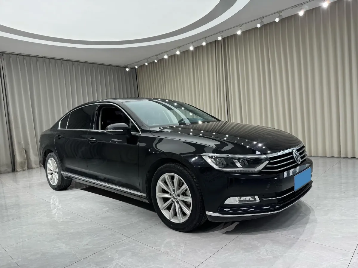 2018 Volkswagen Magotan 1.8T 180HP L4 7DCT,autocango,china used car exporter,china ev exporter,chinese used car exporter,chinese used ev exporter