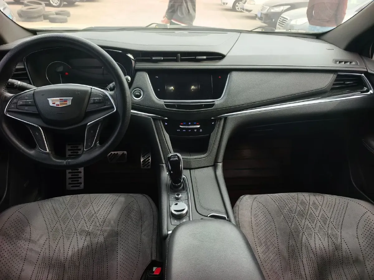 2021 Cadillac XT5 2.0T 237HP L4 9AT,autocango,china used car exporter,china ev exporter,chinese used car exporter,chinese used ev exporter