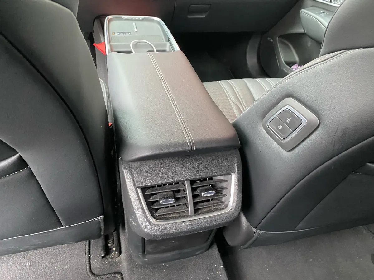 2025 Buick Larcosse 2.0T 237HP L4 9AT,autocango,china used car exporter,china ev exporter,chinese used car exporter,chinese used ev exporter