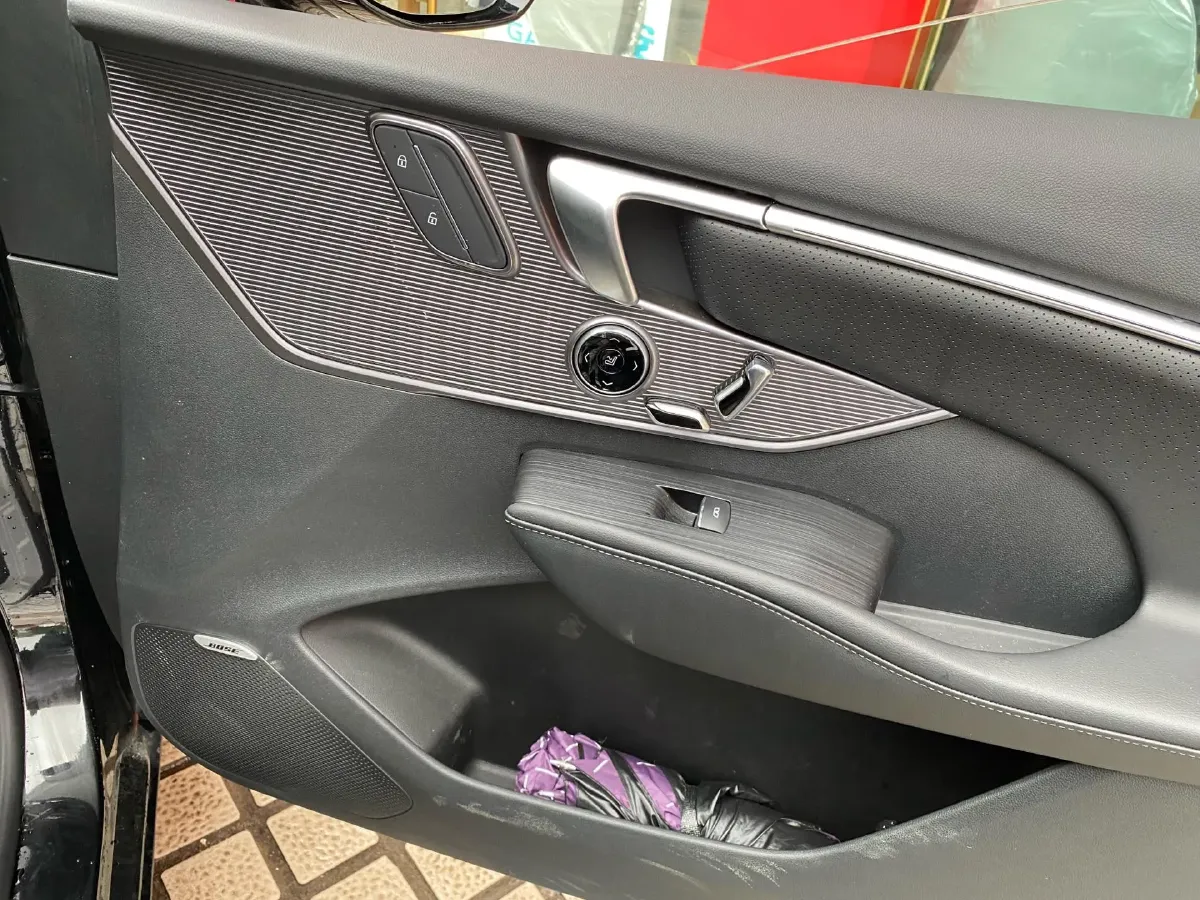 2025 Buick Larcosse 2.0T 237HP L4 9AT,autocango,china used car exporter,china ev exporter,chinese used car exporter,chinese used ev exporter