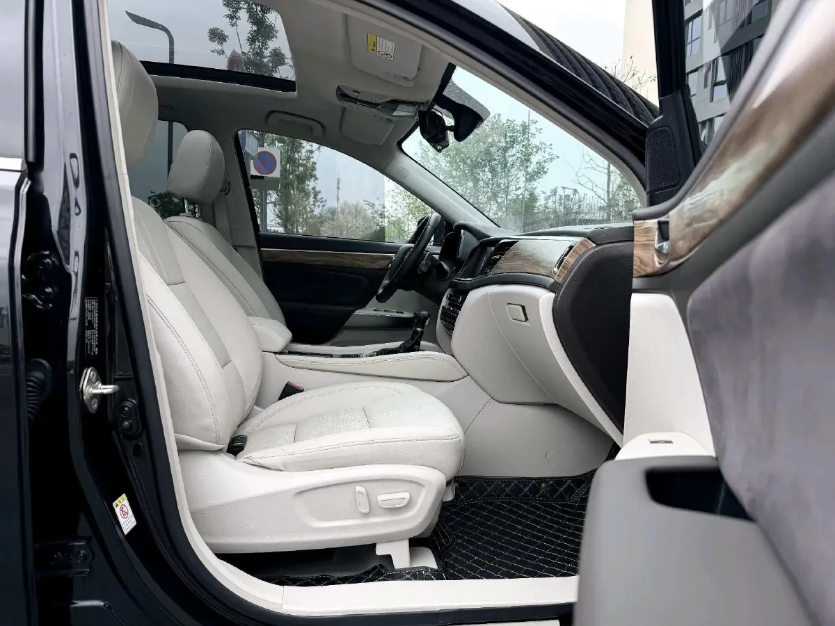 2017 GAC Trumpchi GS8 2.0T 201HP L4 6AT,autocango,china used car exporter,china ev exporter,chinese used car exporter,chinese used ev exporter