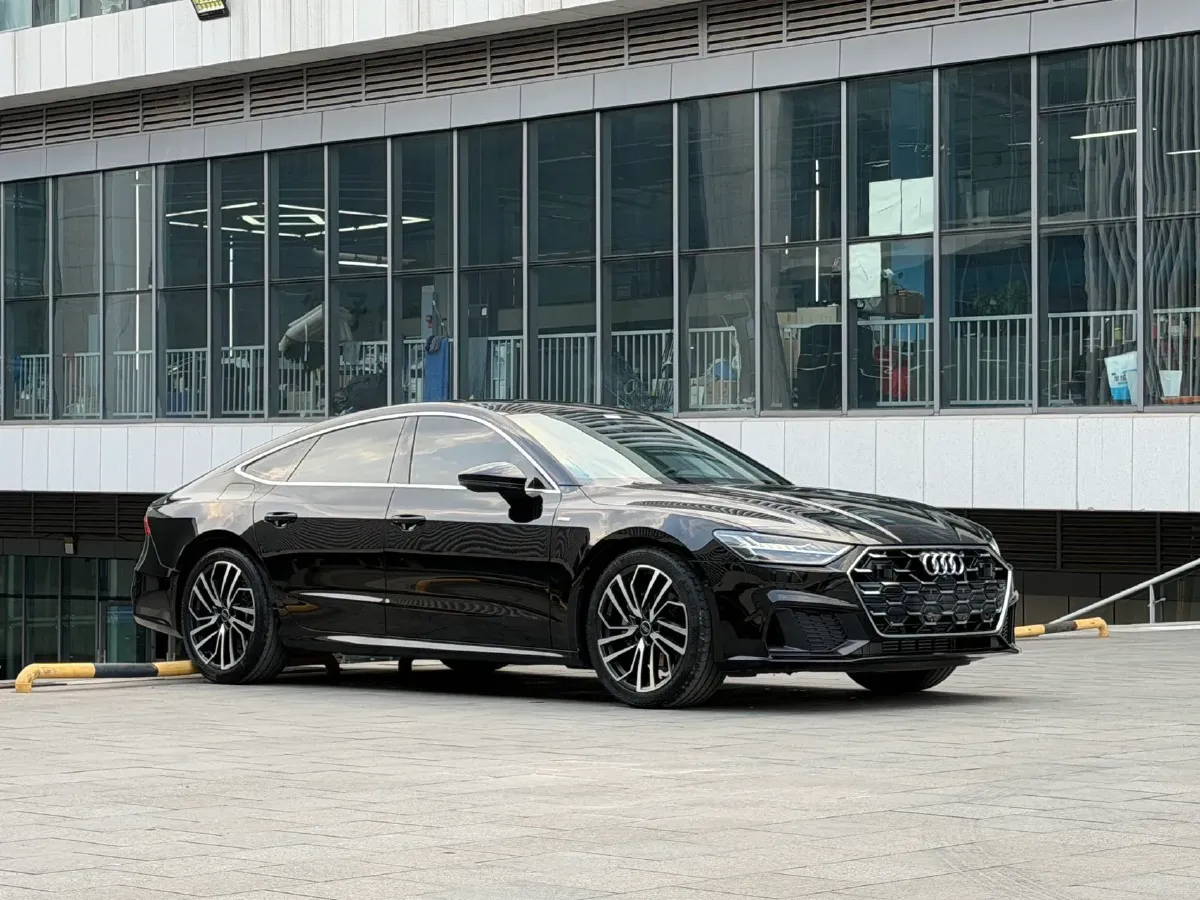 2024 Audi A7 2.0T 265HP L4 7DCT,autocango,china used car exporter,china ev exporter,chinese used car exporter,chinese used ev exporter