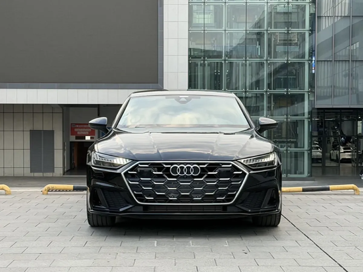 2024 Audi A7 2.0T 265HP L4 7DCT,autocango,china used car exporter,china ev exporter,chinese used car exporter,chinese used ev exporter