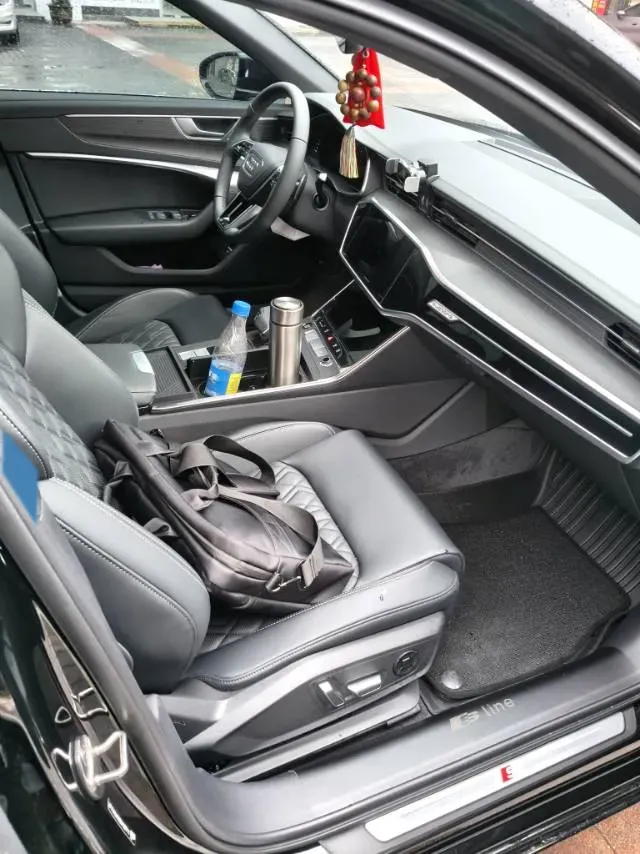 2026 Audi A6L 2.0T 245HP L4 7DCT,autocango,china used car exporter,china ev exporter,chinese used car exporter,chinese used ev exporter