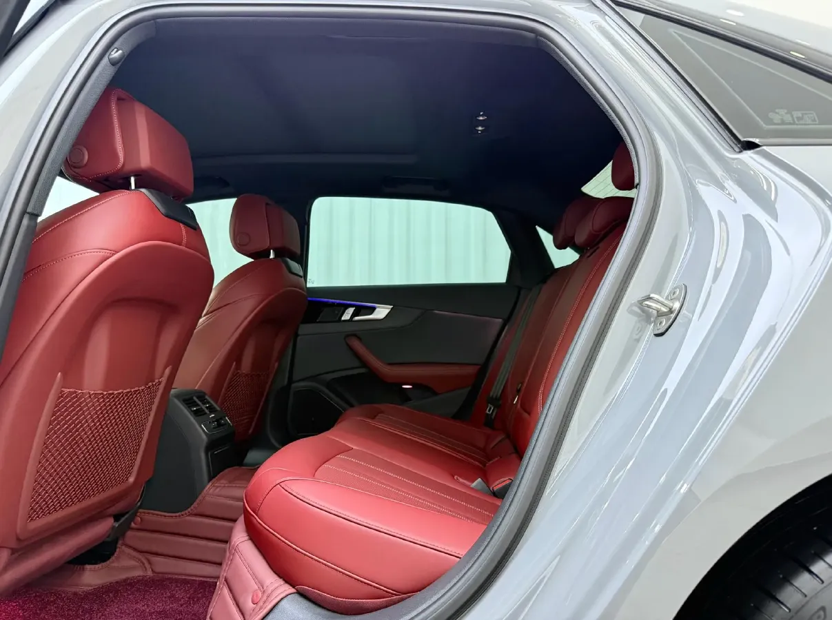 2024 Audi A4L 2.0T 190HP L4 7DCT,autocango,china used car exporter,china ev exporter,chinese used car exporter,chinese used ev exporter