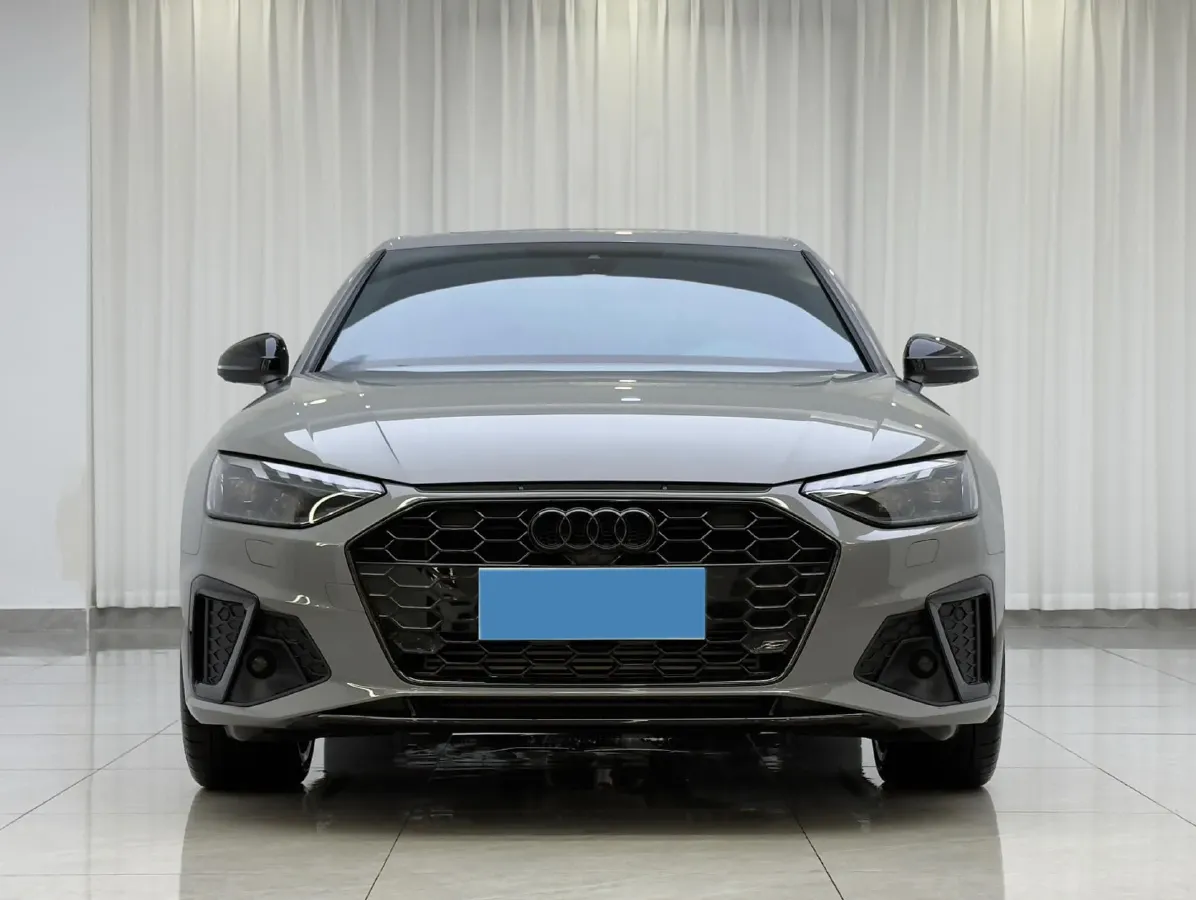 2024 Audi A4L 2.0T 190HP L4 7DCT,autocango,china used car exporter,china ev exporter,chinese used car exporter,chinese used ev exporter