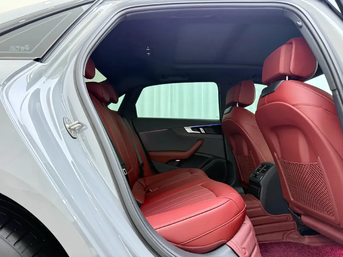 2024 Audi A4L 2.0T 190HP L4 7DCT,autocango,china used car exporter,china ev exporter,chinese used car exporter,chinese used ev exporter