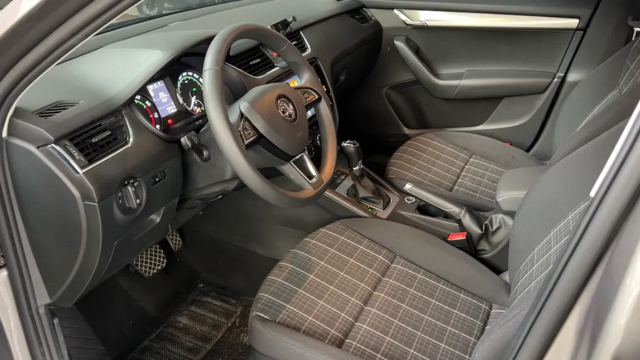 2019 Skoda Octavia 1.5L 116HP L4 6AT,autocango,china used car exporter,china ev exporter,chinese used car exporter,chinese used ev exporter