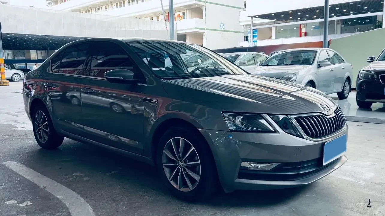 2019 Skoda Octavia 1.5L 116HP L4 6AT,autocango,china used car exporter,china ev exporter,chinese used car exporter,chinese used ev exporter