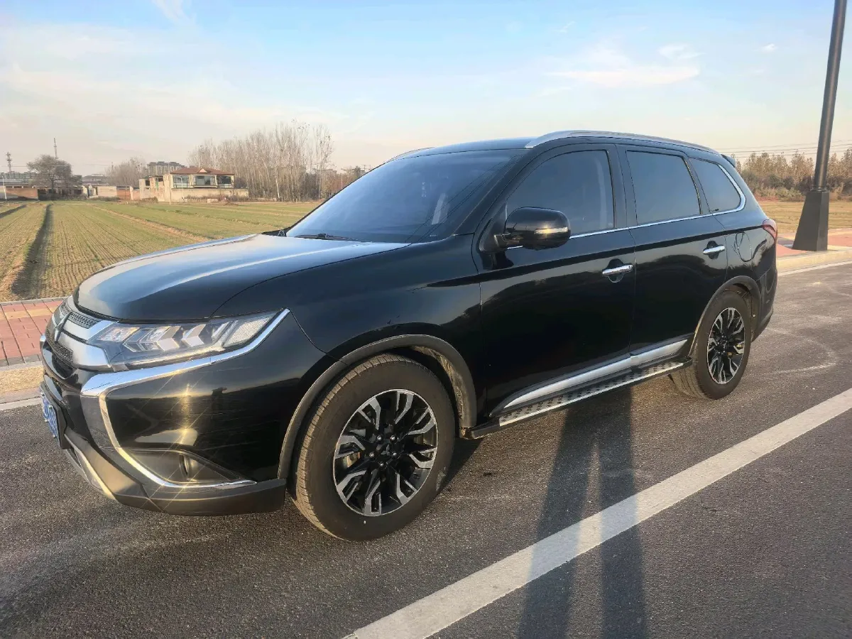 2019 Mitsubishi Outlander 2.4L 192HP L4 CVT,autocango,china used car exporter,china ev exporter,chinese used car exporter,chinese used ev exporter