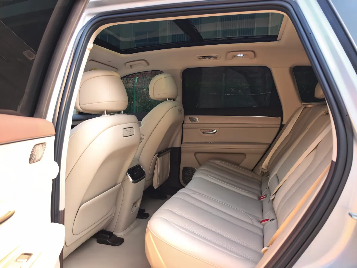 2024 AITO AITO M7 1.5T 152HP L4 REEV 42KWH,autocango,china used car exporter,china ev exporter,chinese used car exporter,chinese used ev exporter