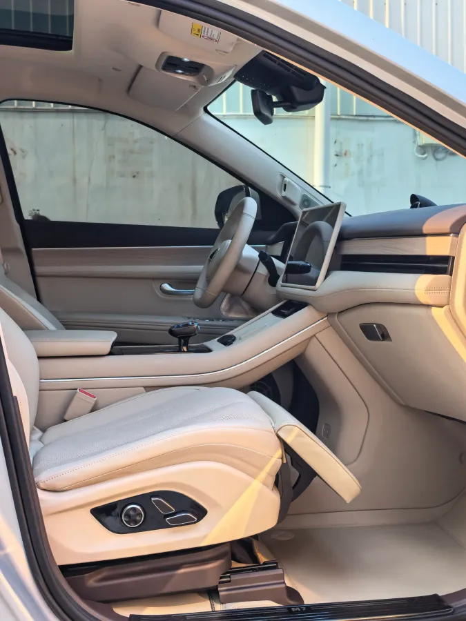 2024 AITO AITO M7 1.5T 152HP L4 REEV 42KWH,autocango,china used car exporter,china ev exporter,chinese used car exporter,chinese used ev exporter