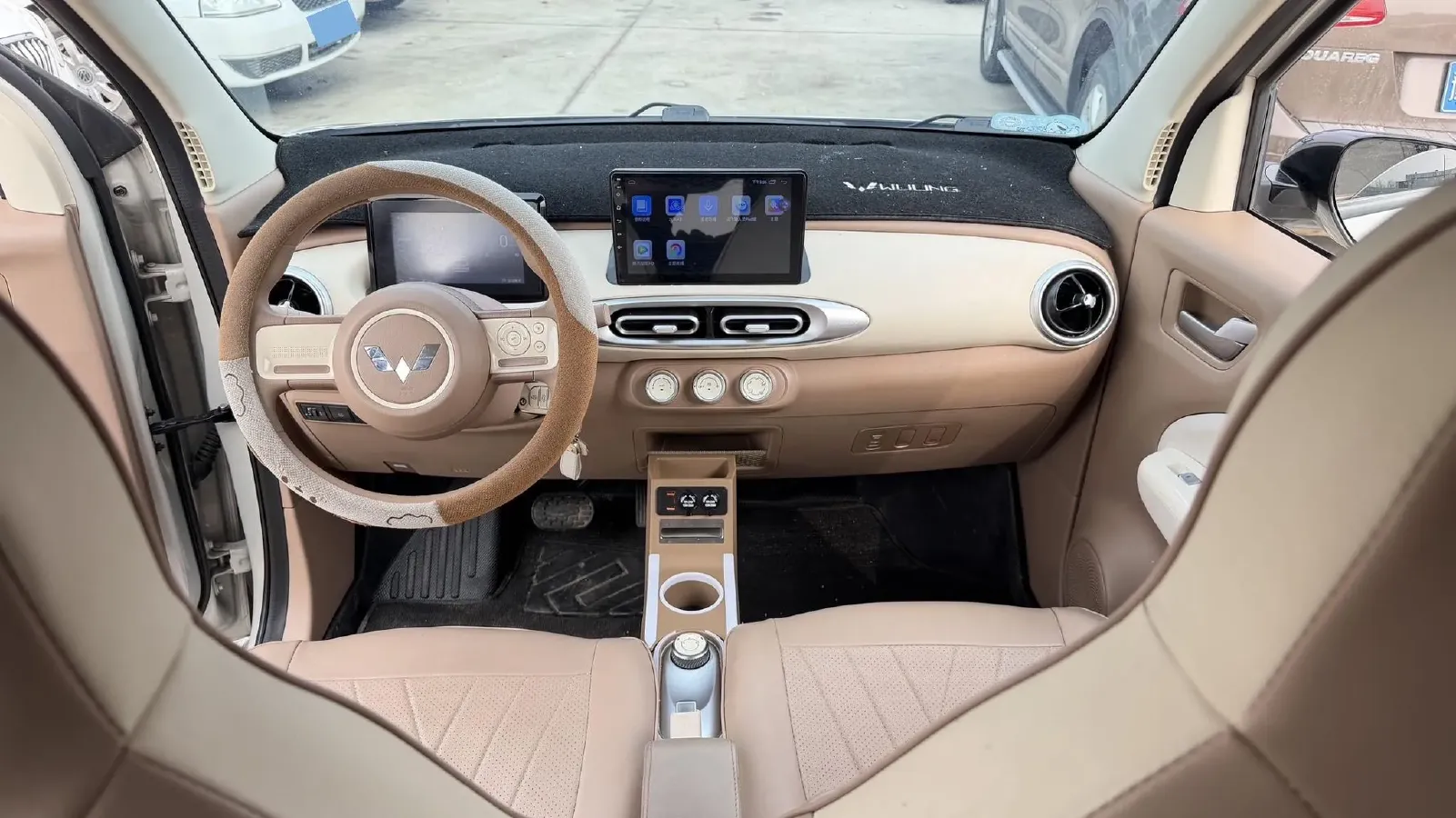 2025 WuLing HongGuang MINI EV BEV 16.2KWH,autocango,china used car exporter,china ev exporter,chinese used car exporter,chinese used ev exporter