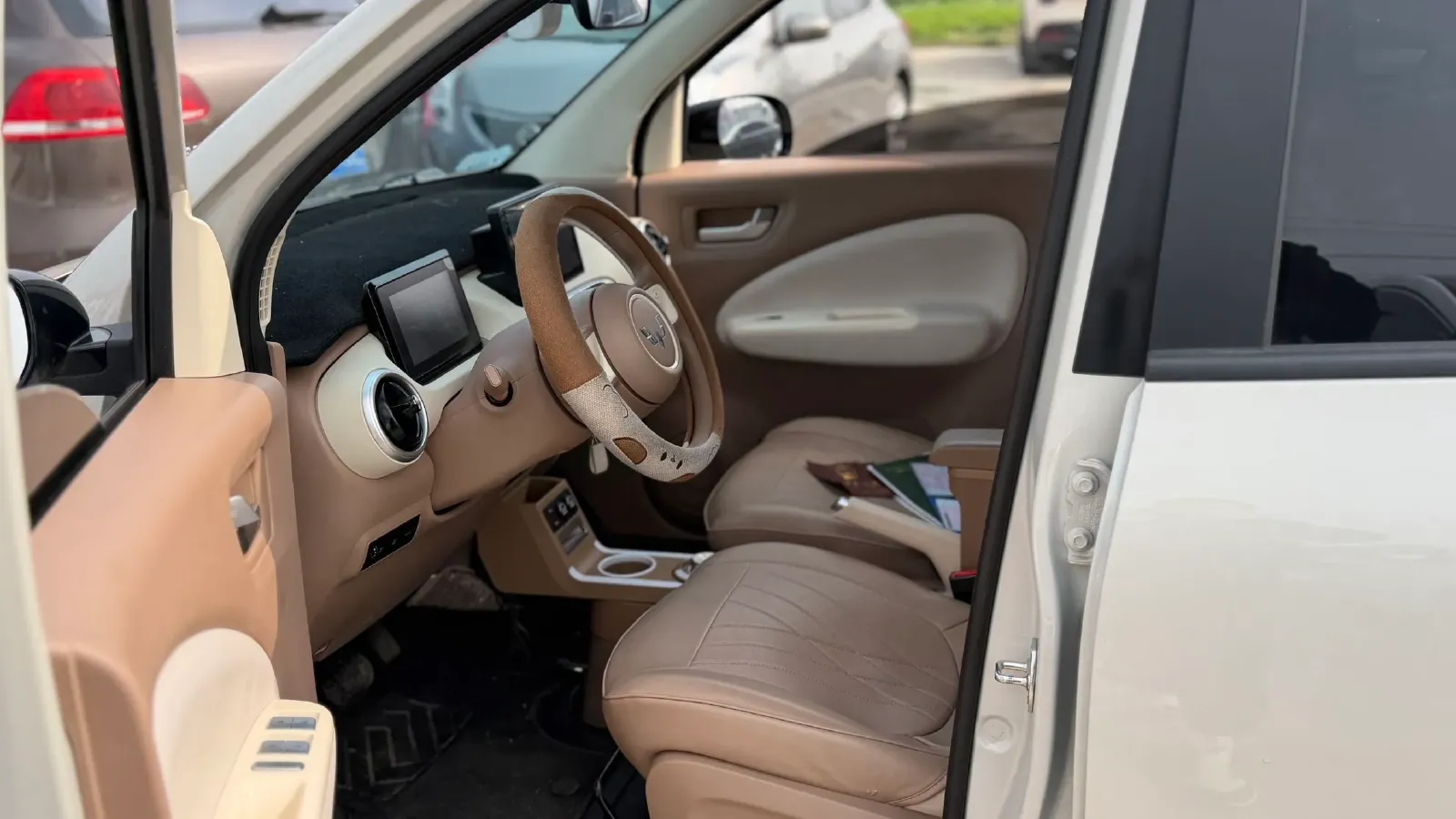 2025 WuLing HongGuang MINI EV BEV 16.2KWH,autocango,china used car exporter,china ev exporter,chinese used car exporter,chinese used ev exporter