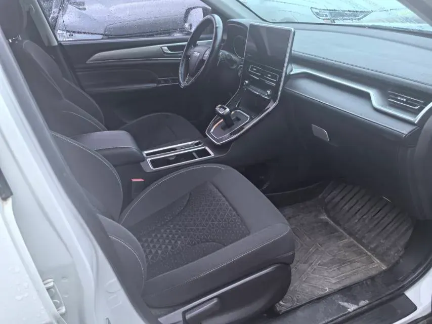 2021 Haval M6 1.5T 150HP L4 7DCT,autocango,china used car exporter,china ev exporter,chinese used car exporter,chinese used ev exporter