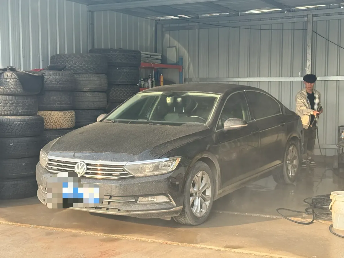 2018 Volkswagen Magotan 1.8T 180HP L4 7DCT,autocango,china used car exporter,china ev exporter,chinese used car exporter,chinese used ev exporter