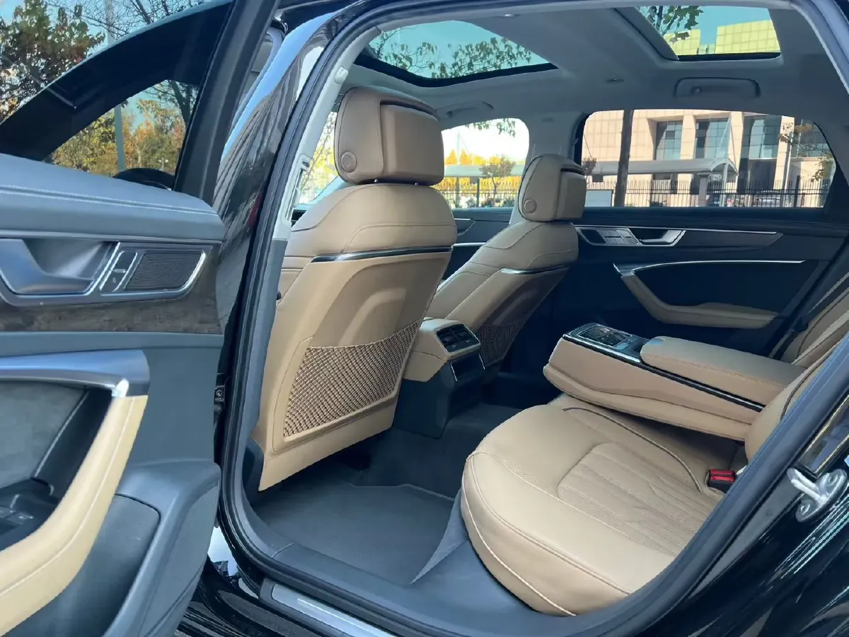 2020 Audi A6L 3.0T 340HP V6 7DCT,autocango,china used car exporter,china ev exporter,chinese used car exporter,chinese used ev exporter