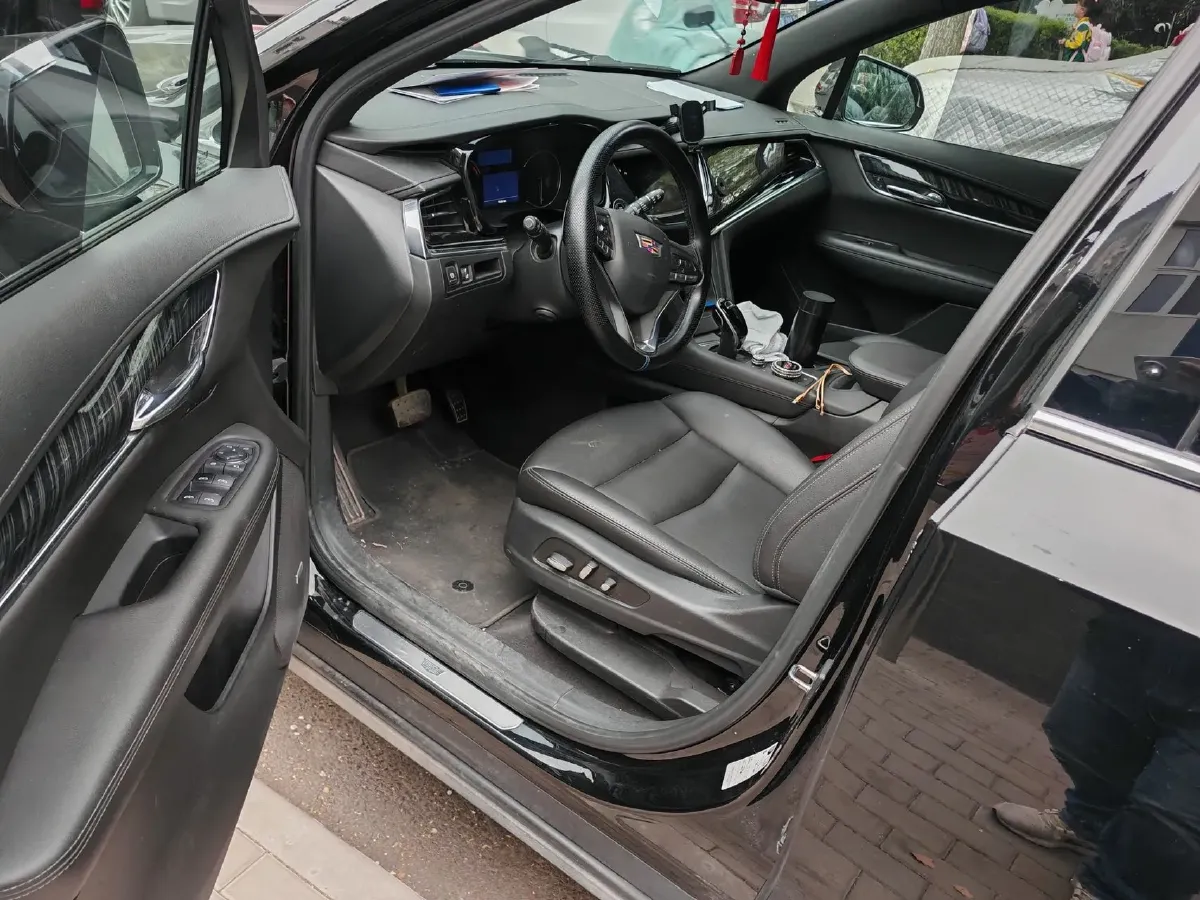 2021 Cadillac XT6 2.0T 237HP L4 9AT,autocango,china used car exporter,china ev exporter,chinese used car exporter,chinese used ev exporter