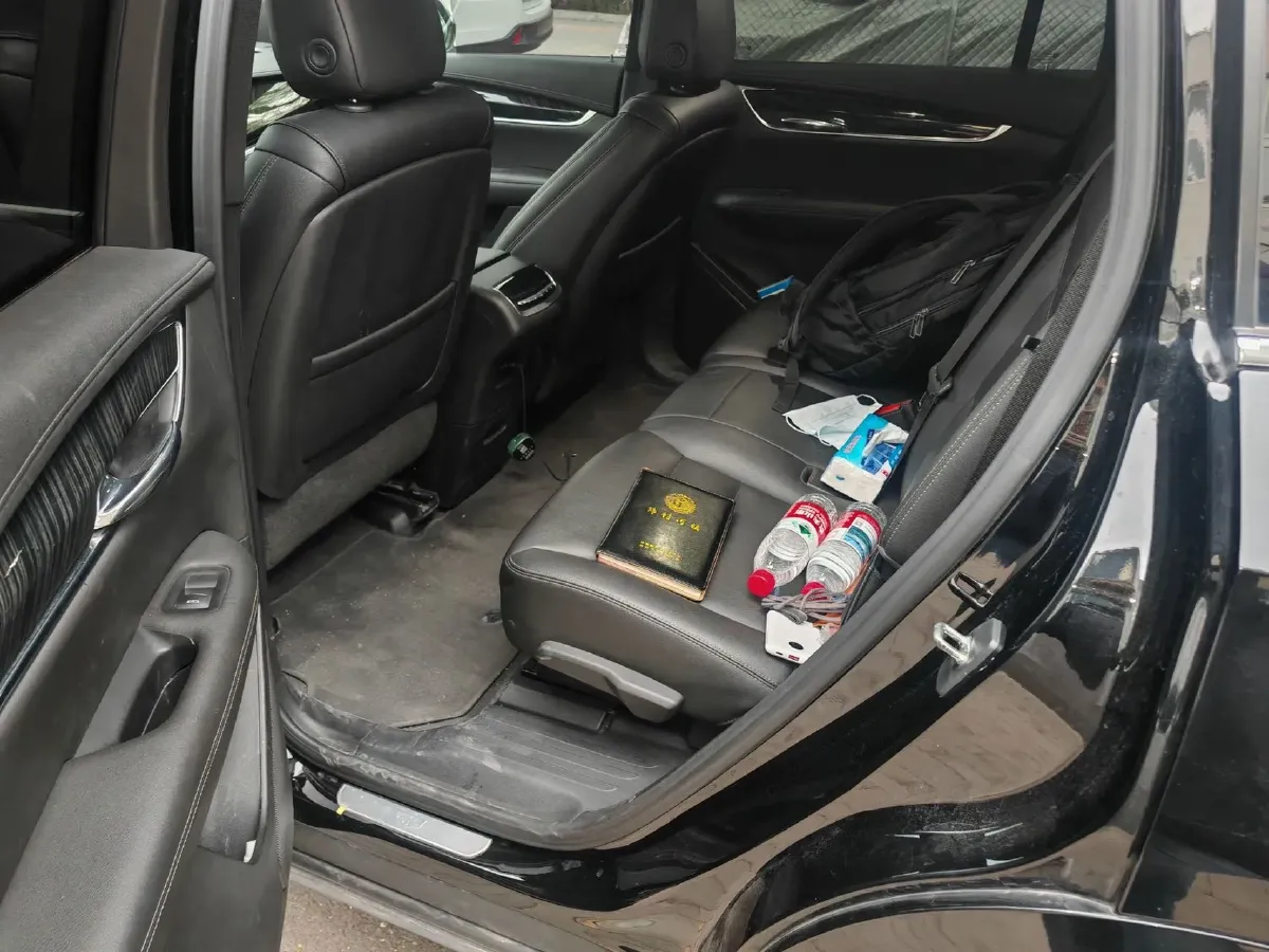 2021 Cadillac XT6 2.0T 237HP L4 9AT,autocango,china used car exporter,china ev exporter,chinese used car exporter,chinese used ev exporter