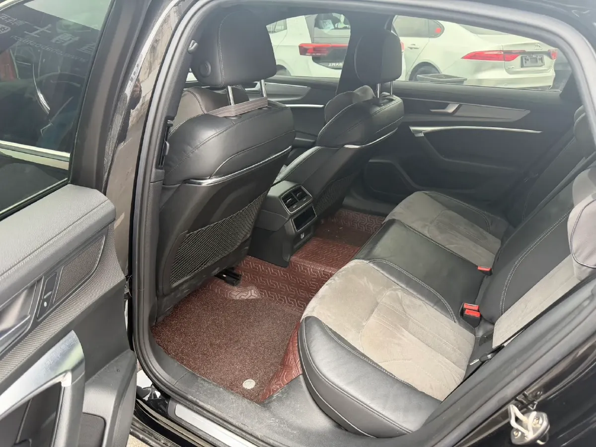 2021 Audi A6L 2.0T 224HP L4 7DCT,autocango,china used car exporter,china ev exporter,chinese used car exporter,chinese used ev exporter