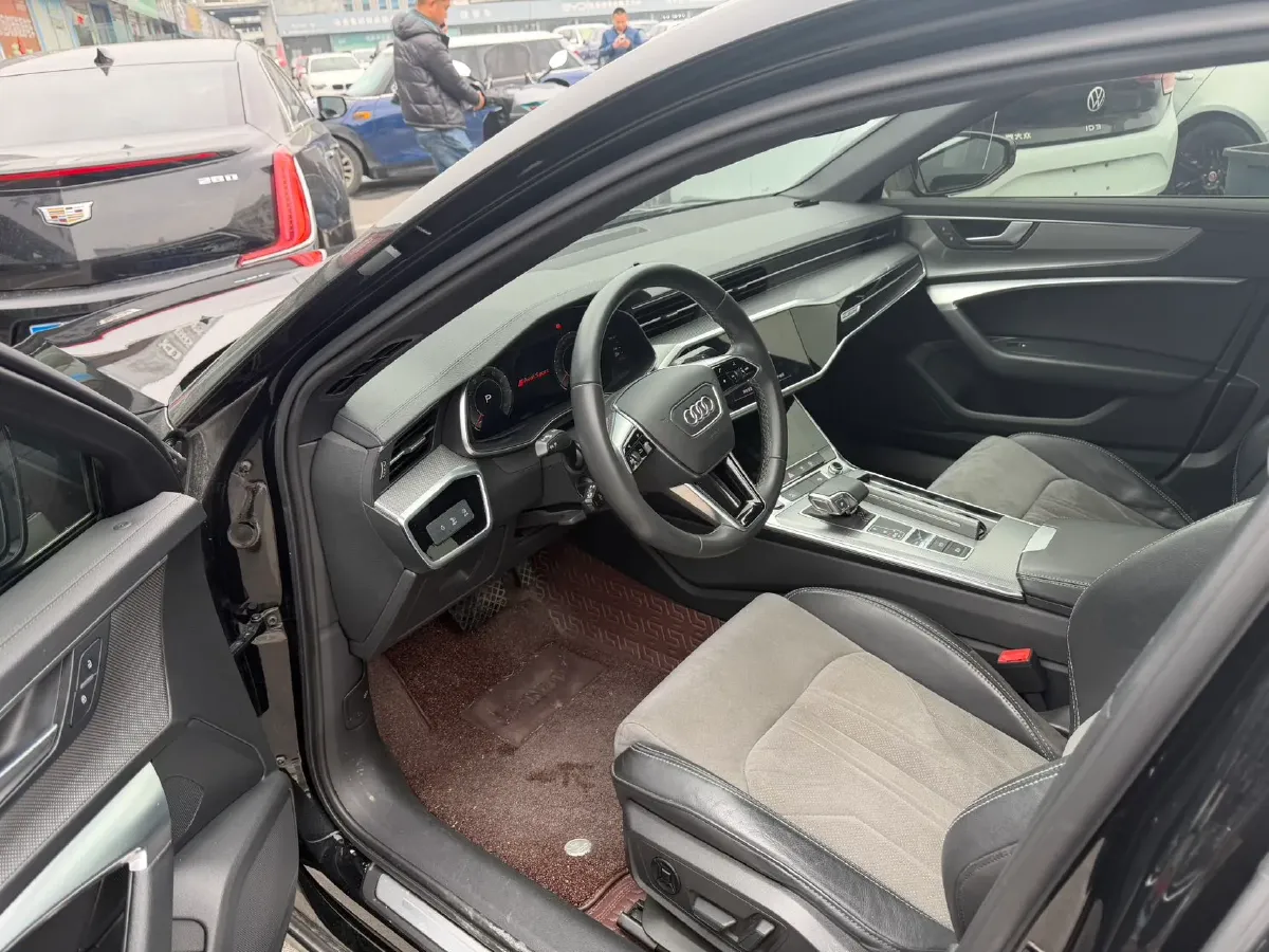 2021 Audi A6L 2.0T 224HP L4 7DCT,autocango,china used car exporter,china ev exporter,chinese used car exporter,chinese used ev exporter