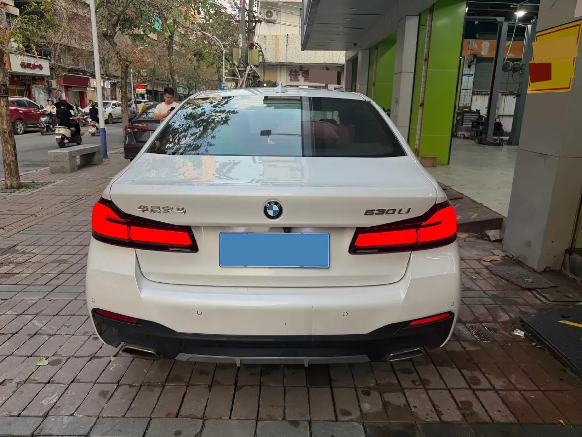 2021 BMW 5 Series 2.0T 252HP L4 8AT,autocango,china used car exporter,china ev exporter,chinese used car exporter,chinese used ev exporter