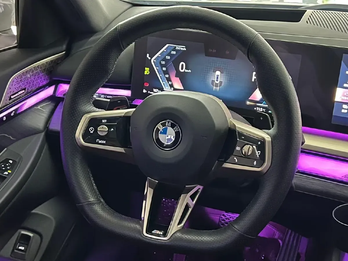 2024 BMW 5 Series 2.0T 258HP L4 8AT,autocango,china used car exporter,china ev exporter,chinese used car exporter,chinese used ev exporter