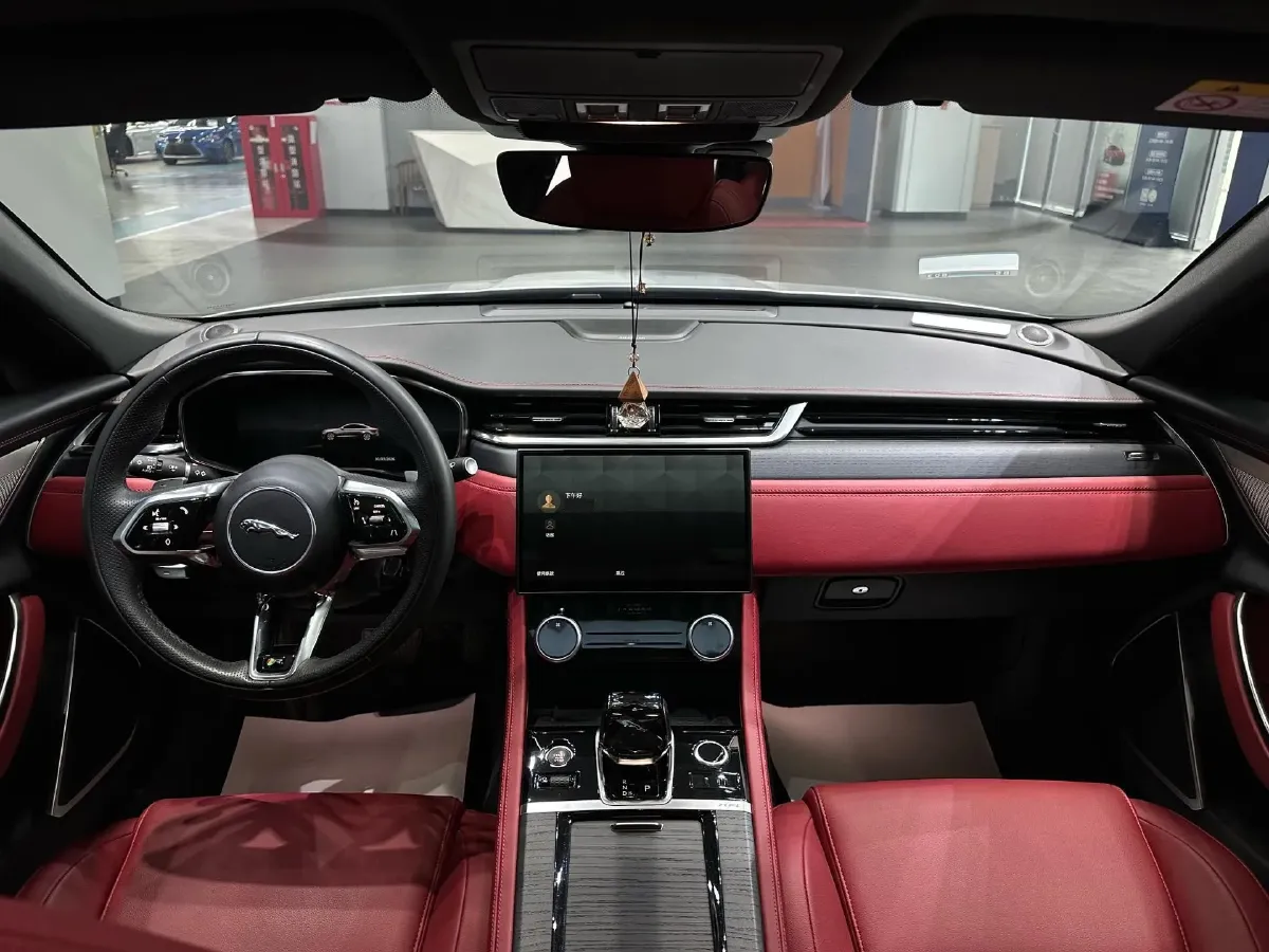 2023 Jaguar XFL 2.0T 250HP L4 8AT,autocango,china used car exporter,china ev exporter,chinese used car exporter,chinese used ev exporter