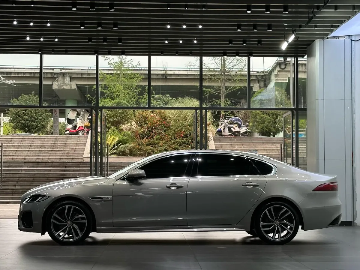 2023 Jaguar XFL 2.0T 250HP L4 8AT,autocango,china used car exporter,china ev exporter,chinese used car exporter,chinese used ev exporter