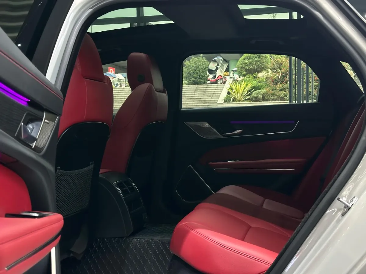 2023 Jaguar XFL 2.0T 250HP L4 8AT,autocango,china used car exporter,china ev exporter,chinese used car exporter,chinese used ev exporter