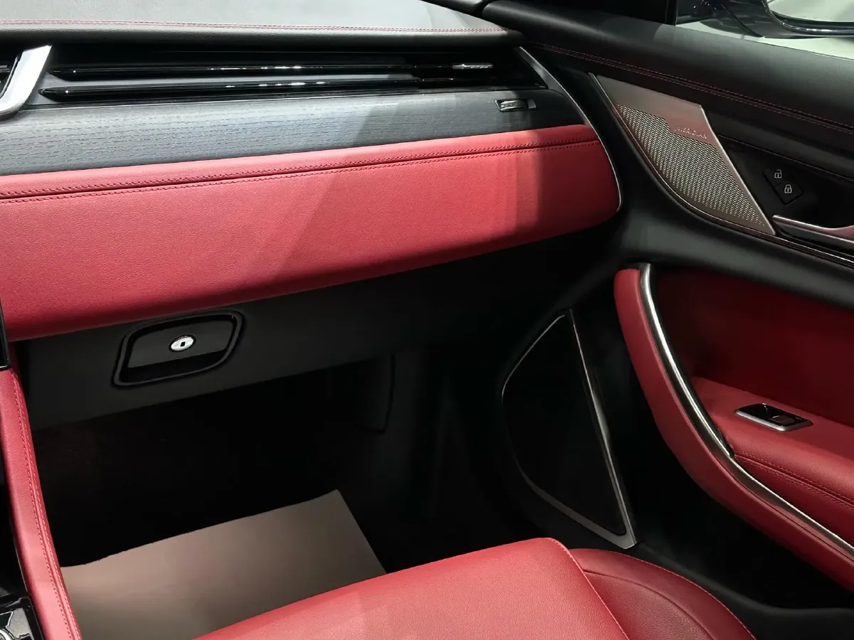 2023 Jaguar XFL 2.0T 250HP L4 8AT,autocango,china used car exporter,china ev exporter,chinese used car exporter,chinese used ev exporter